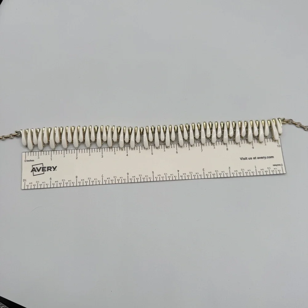 Signed Coro Mid Century White and Gold Collar Necklace with Dramatic Spikes - Picture 13 of 17